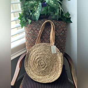 🔥 NWT~The VACATION TOTE Universal Treads Round Straw Tote Bag 1 Inside pocket